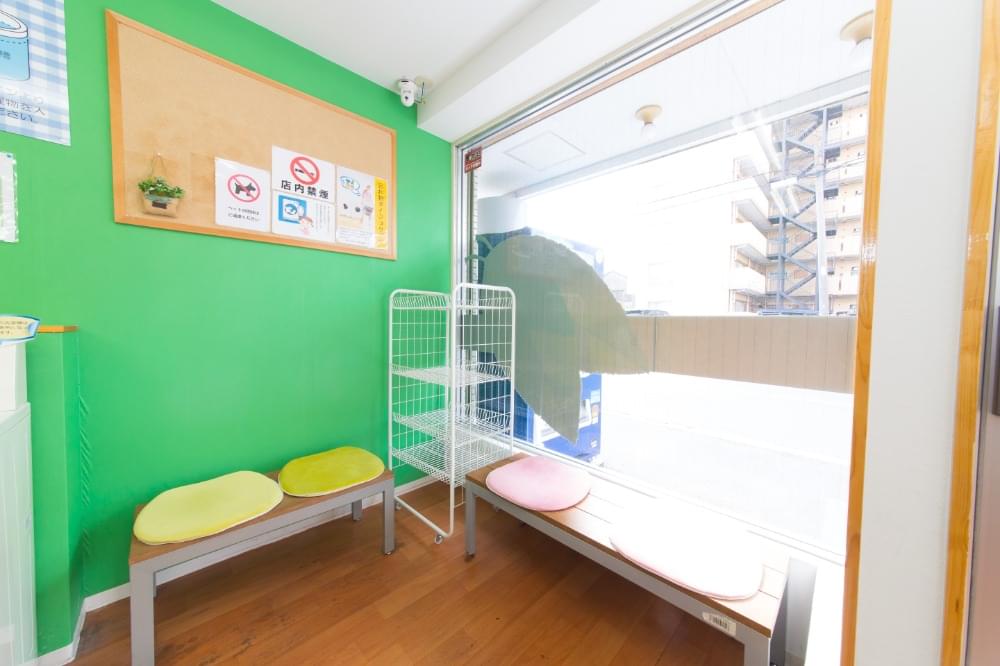 空調設備完備、清潔な店内